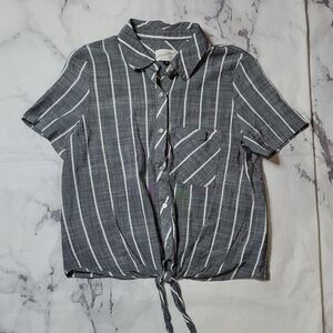 Universal Thread Gray/White Stripe Button-up